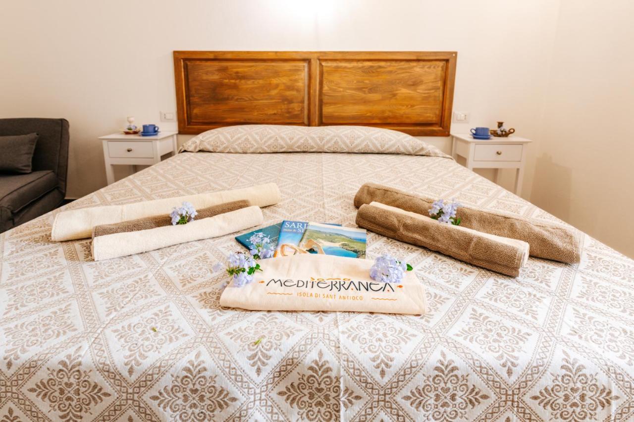 Domo Mediterranea Affittacamere-Guest House Sant'Antioco Bagian luar foto