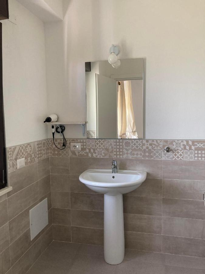 Domo Mediterranea Affittacamere-Guest House Sant'Antioco Bagian luar foto